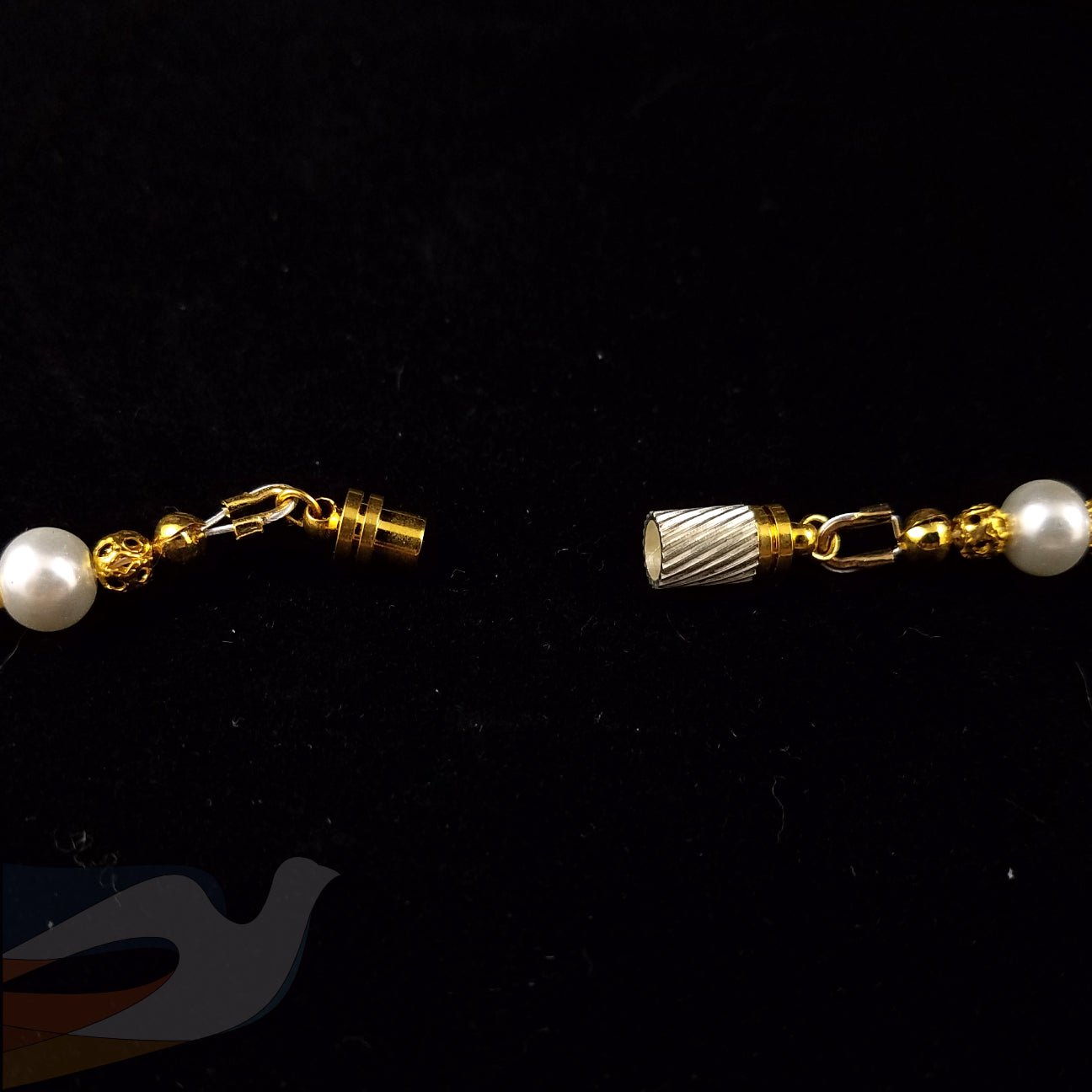 White glass pearl and gold Necklace