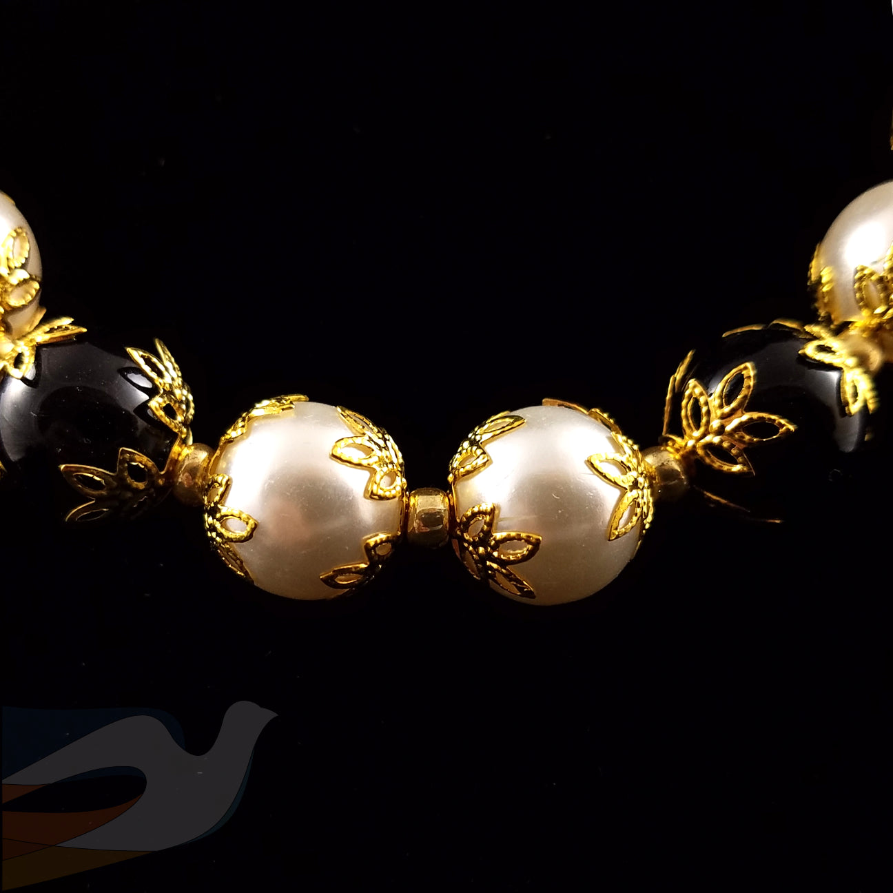 White and Black Glass Pearl Necklace